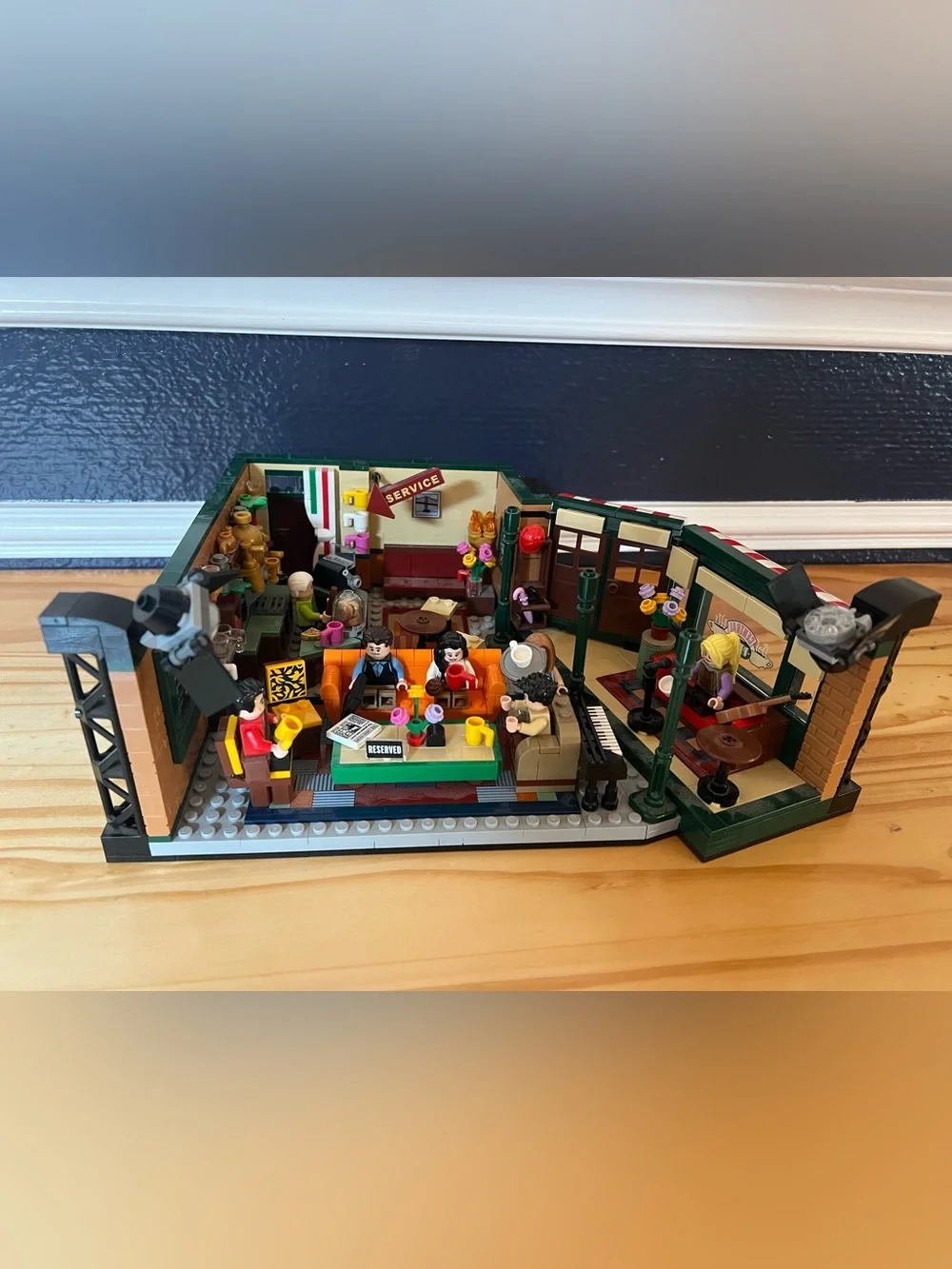 LEGO Ideas Friends Central Perk 21319 TV Series Building Set Retired